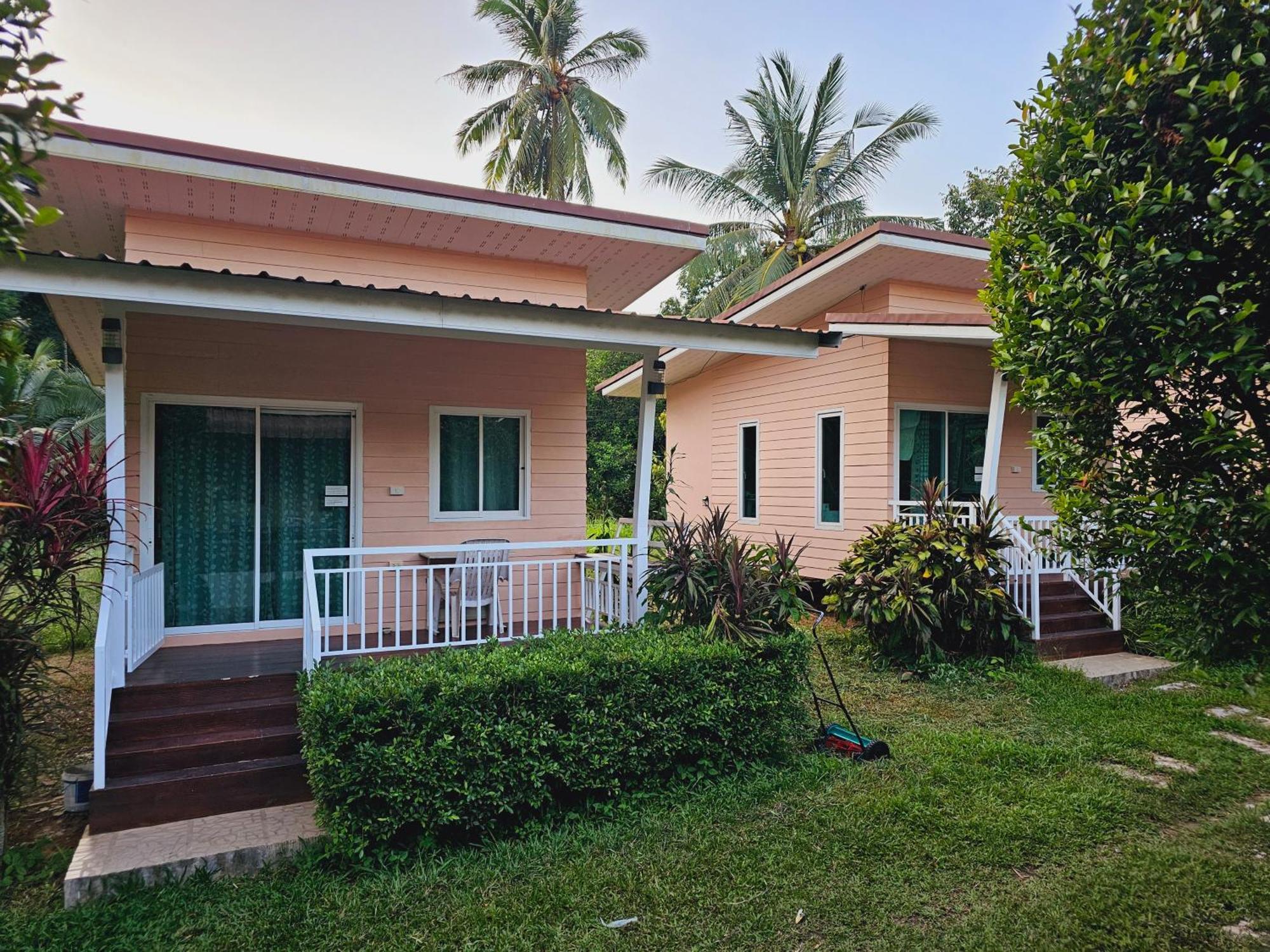 Baan Suan Khun Ta บ้านพักสวนคุณตา Koh Chang Exterior photo